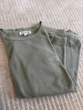 Eterne Women's Sage Green Crewneck Top